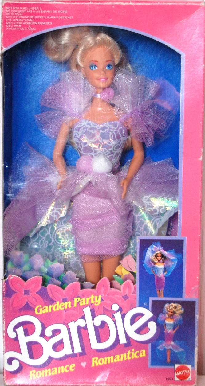 Barbie täti: Celebrated With Barbie