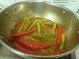 muringakka mulaku curry indian style drumstick curry 