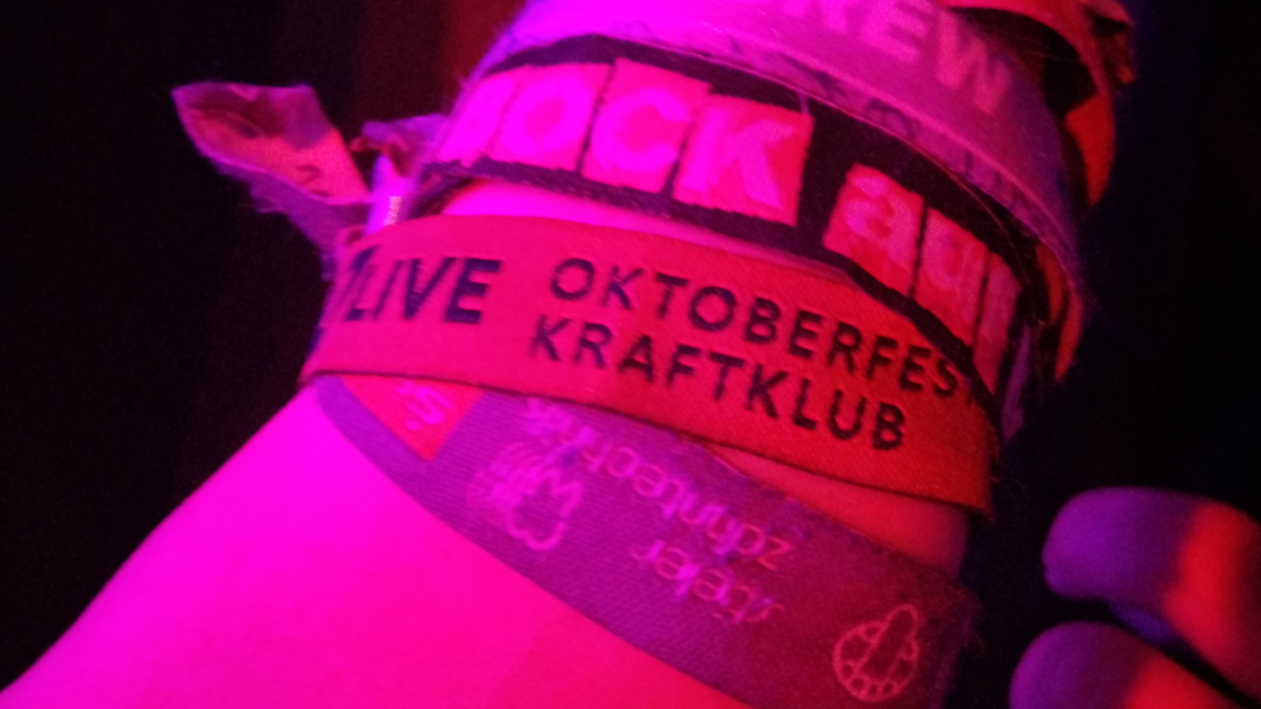 Klamotten Mukke Kunst Bier Rothaariges