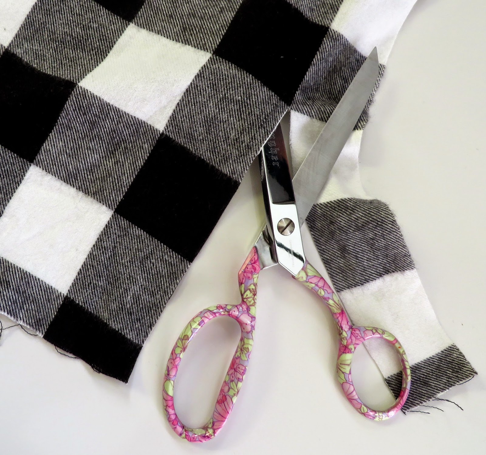 Miss. Maria Elizabeth DIY BLANKET SCARF!