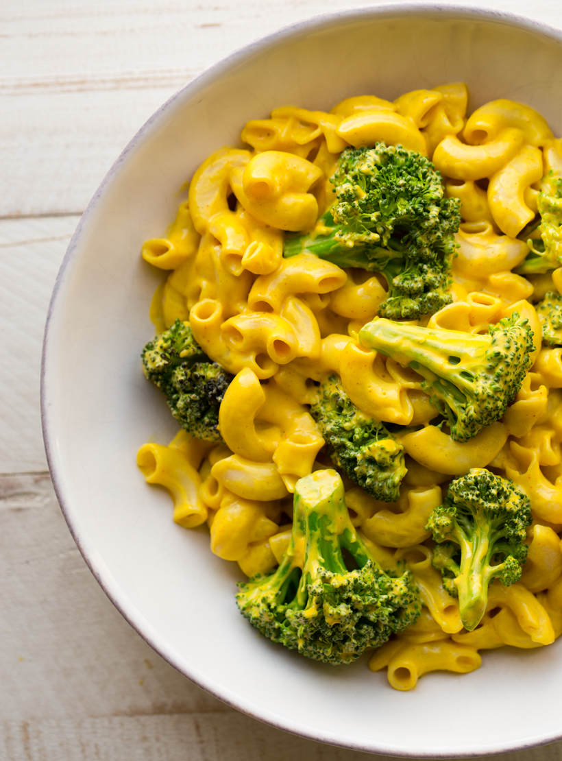 Vegan Mac 'n Cheese with Broccoli - HealthyHappyLife.com