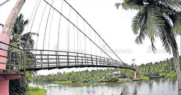 Haripad K V Jetty hanging bridge is dangerous condition, Natives, Technology, News, Controversy, Passengers, Foreigners, Travel & Tourism, Lifestyle & Fashion, Kerala.
