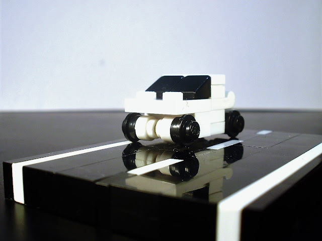 MOC LEGO Nano carro branco