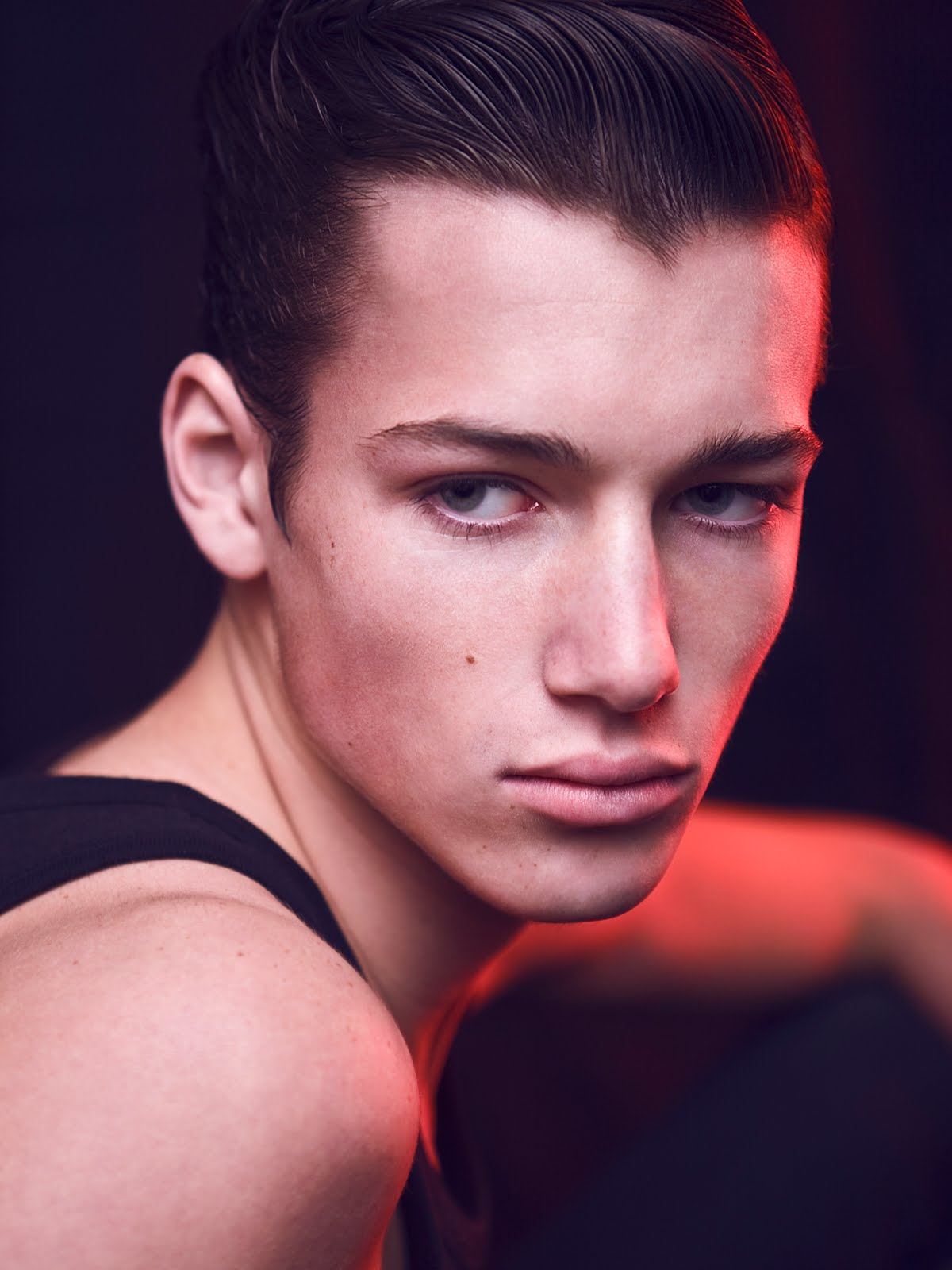 парни с женским лицом