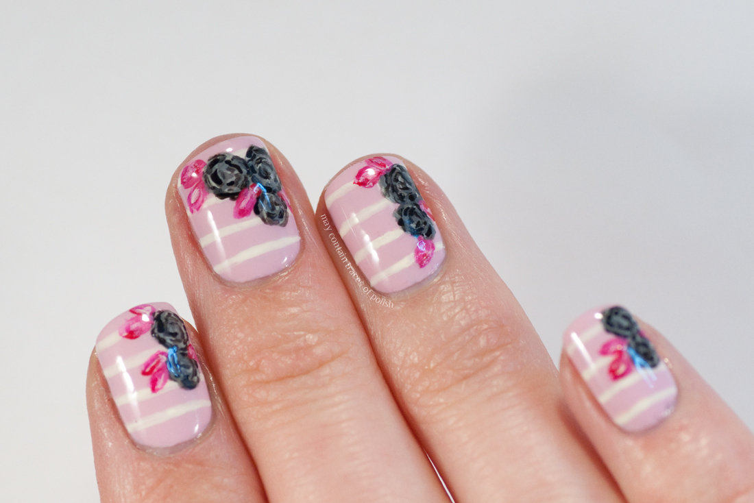 Black and White Flower Nails - May contain traces of polish