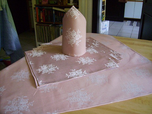 NuNu´s Garn-und Stofflabor: August 2011