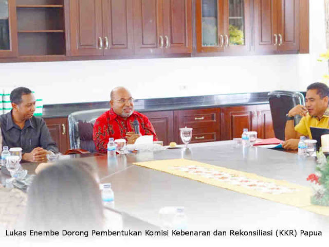 Lukas Enembe Dorong Pembentukan Komisi Kebenaran dan Rekonsiliasi (KKR) Papua Lukas Enembe Dorong Pembentukan Komisi Kebenaran dan Rekonsiliasi (KKR) Papua