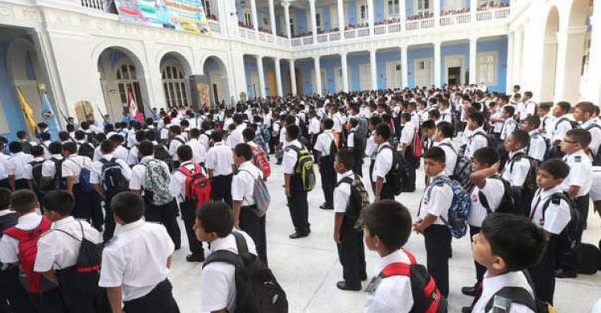 INEI: 400 mil escolares terminarán el colegio este año y el 80% entrará a un empleo informal INEI: 400 mil escolares terminarán el colegio este año y el 80% entrará a un empleo informal
