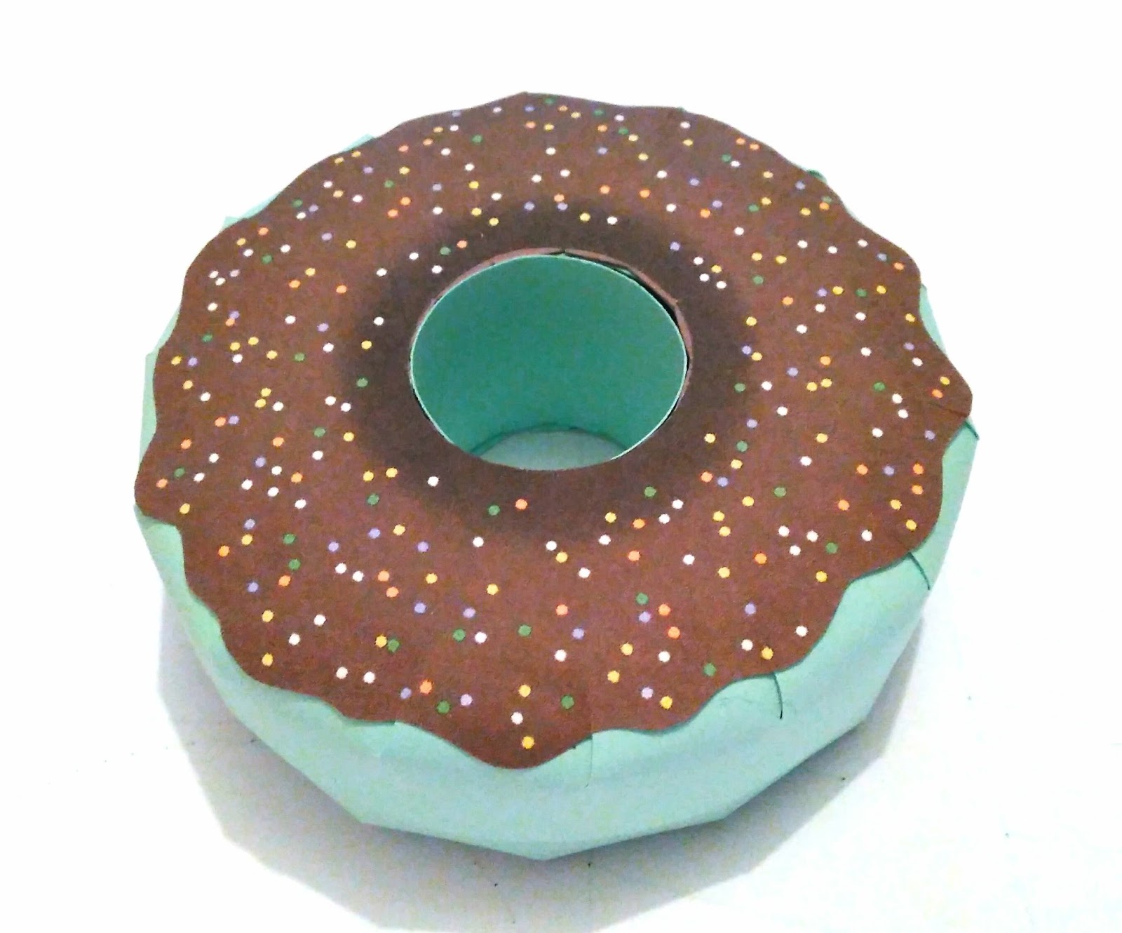 Esselle Crafts DoughnutShaped Box
