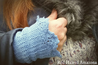 http://redhairedamazona.blogspot.com.au/2015/06/do-fan-dance-wrist-cuffs.html