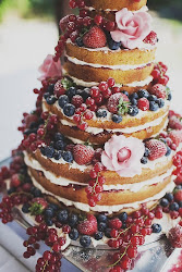 naked cake cakes fruit rustic flowers alert trend berries boho pink fruits fresh flower nakedcake chocolate decoration bride layer moon