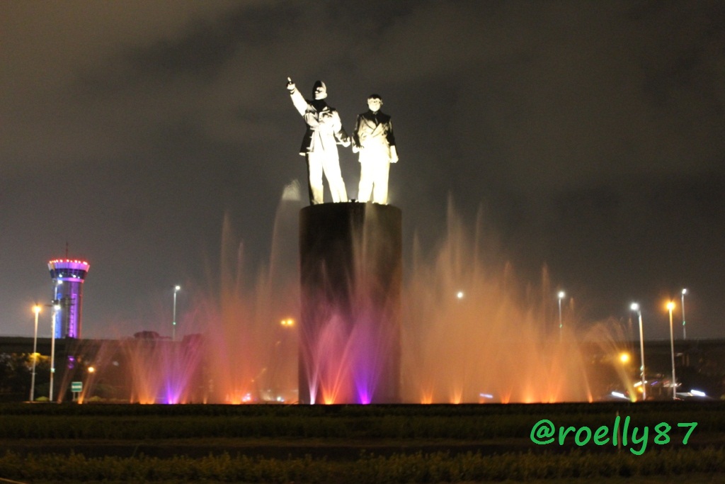 Patung Soekarno-Hatat di Bandara Soerkarno-Hatta