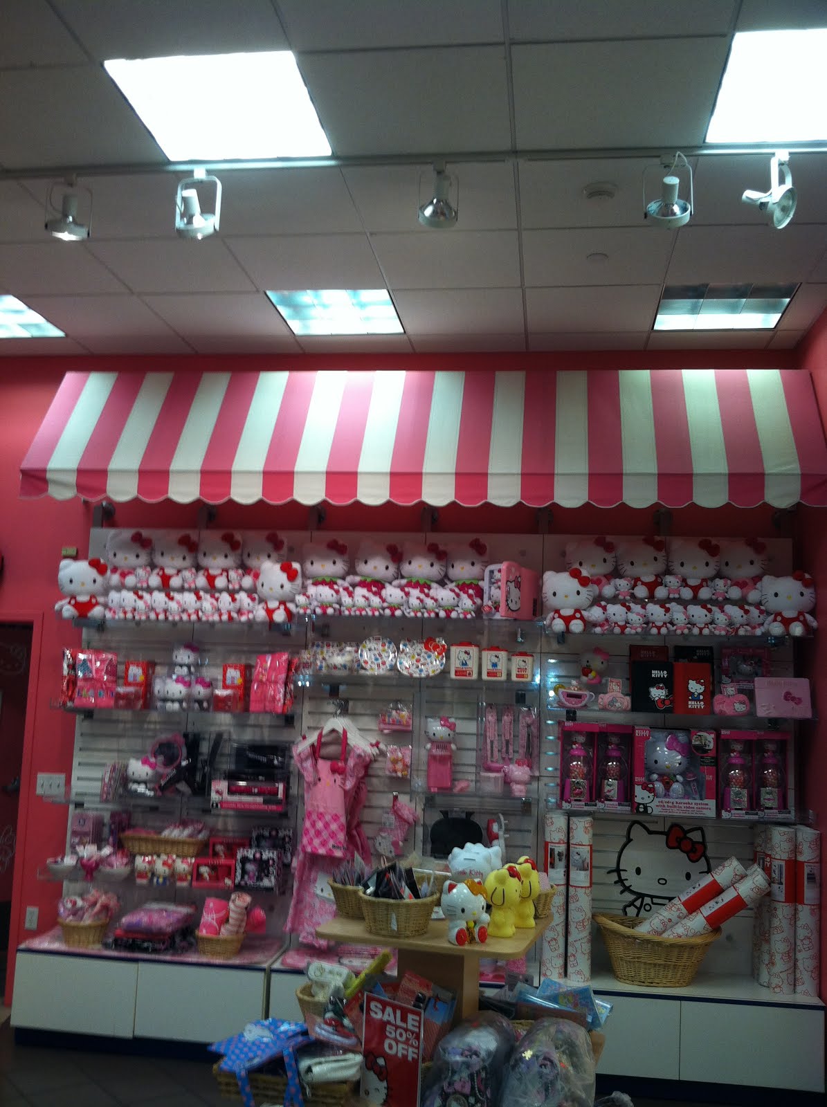 G. Senda's blog: My girlfriend Kathy goes to the Sanrio Hello Kitty