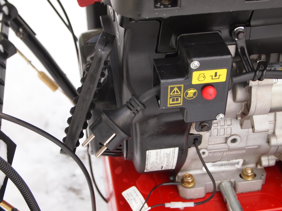 The wandering axeman Toro Powermax HD 1028 OXE Snowblower Test / Review
