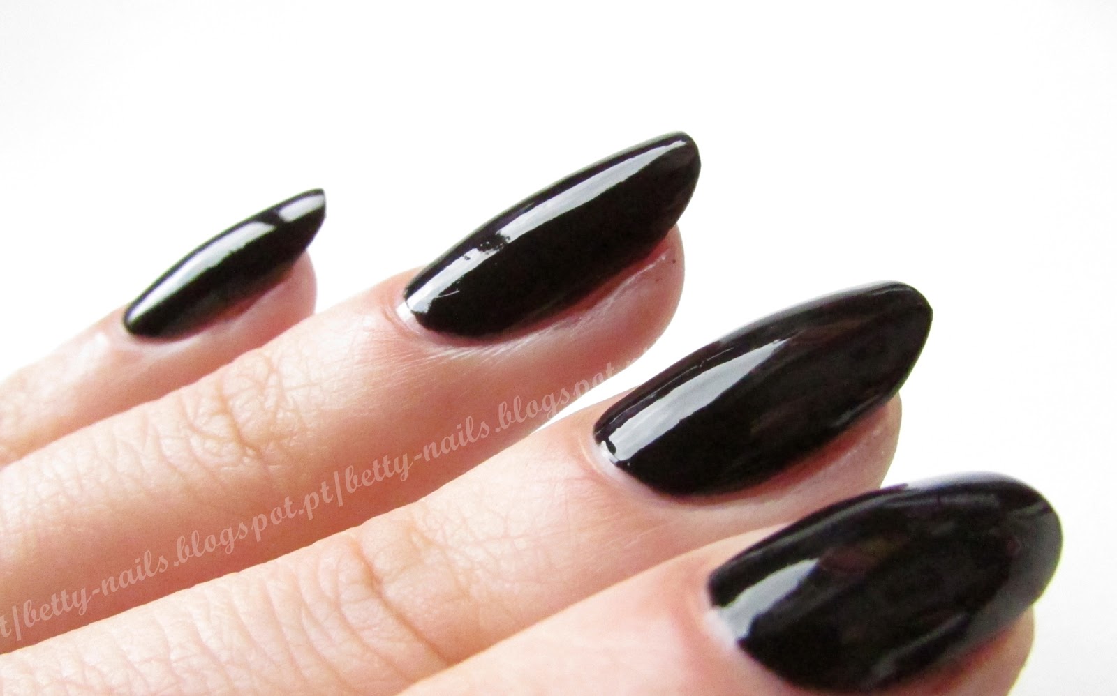 Betty Nails: My Favorite Black Polish