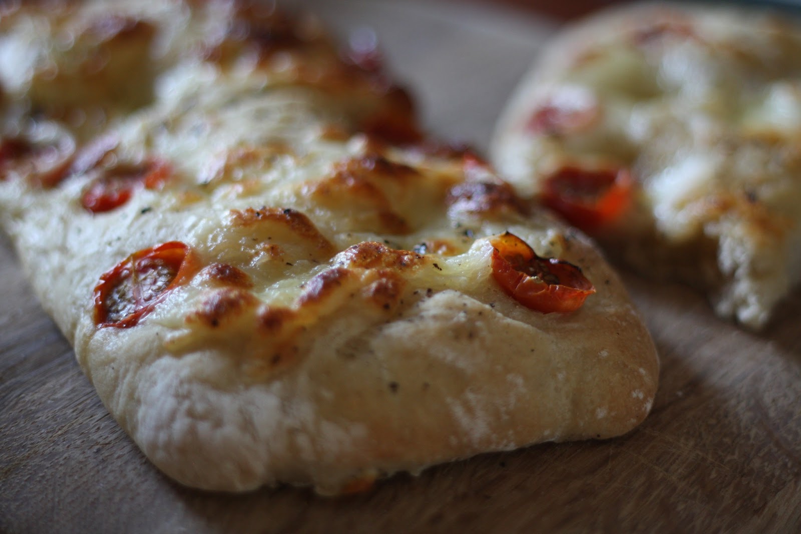 cherry tomato & mozzarella bread