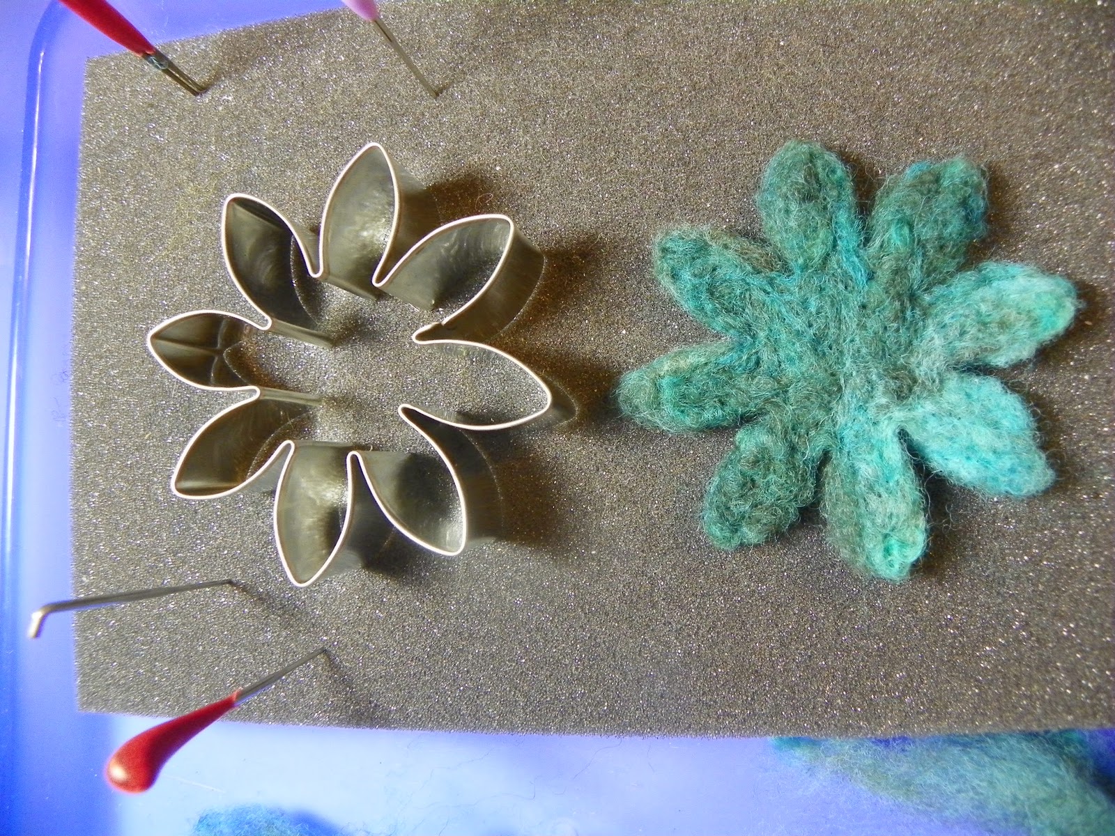 Karen Makes Stuff Cookie Cutter Felting