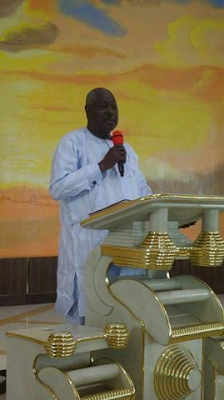 l Photos: There are more than 5 pastors in the cabinet- SGF Babachir Lawal say as he preaches at the Imo state govt house chapel