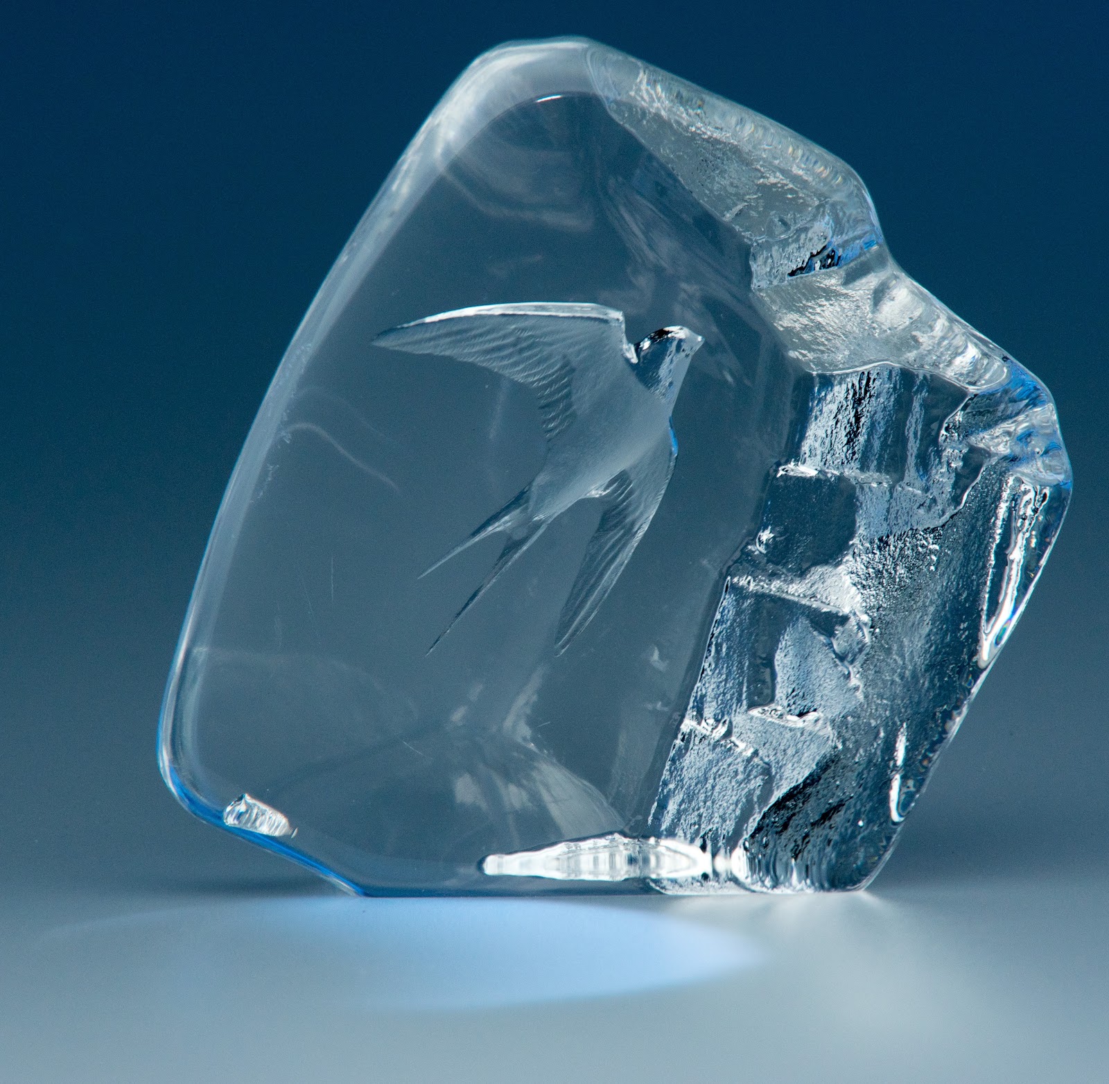 кристалл арт. хрусталь арт. артефакт кристалл концепт арт. пхонк кристал. многогранность.