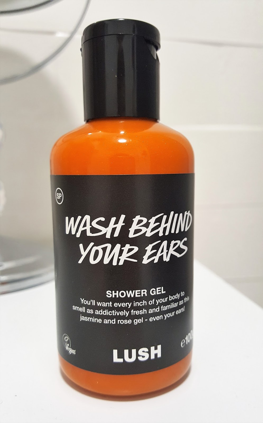 Wash Behind Your Ears Shower Gel What's Up Doc? The Lush Box