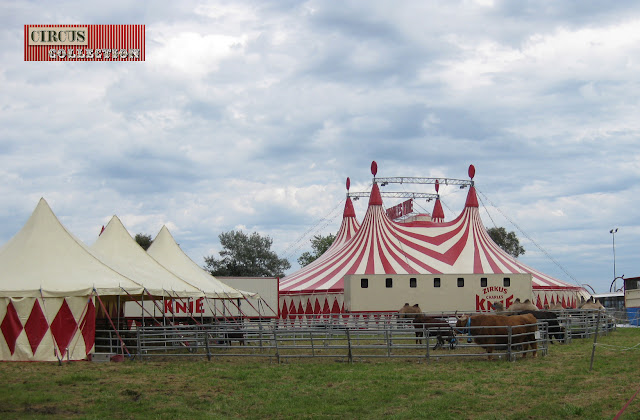 vue d'ensemble du chapiteau et du zoo ménagerie du Circus Charles Knie 