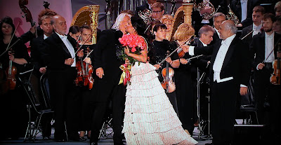 The Things I Enjoy: Anna Netrebko's and Dmitri Hvorostovsky's Red ...