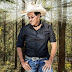 Três décadas de sucesso sertanejo dão origem ao DVD "Minha Historia" de Juliano Cezar