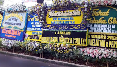 Kerangka Bunga Untuk Kematian, Sunnahkah