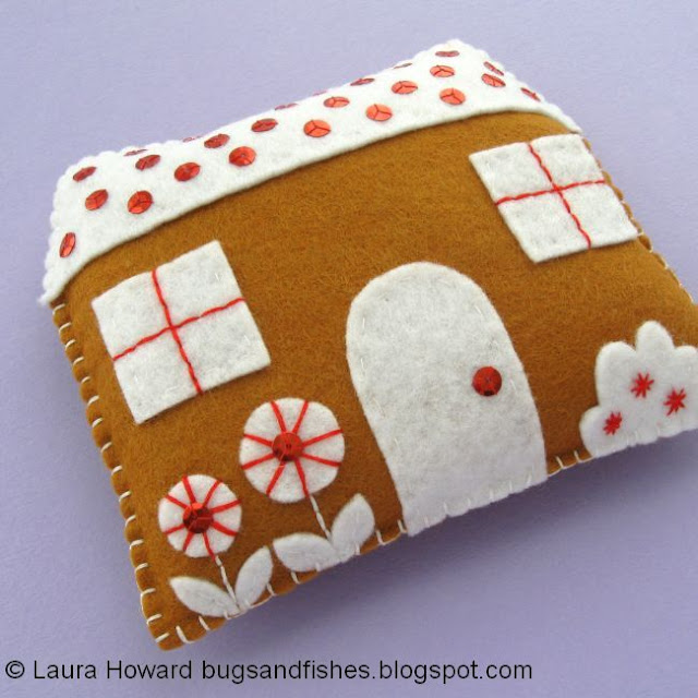 Christmas Crafting: Felt Gingerbread Houses Tutorial felt gingerbread house