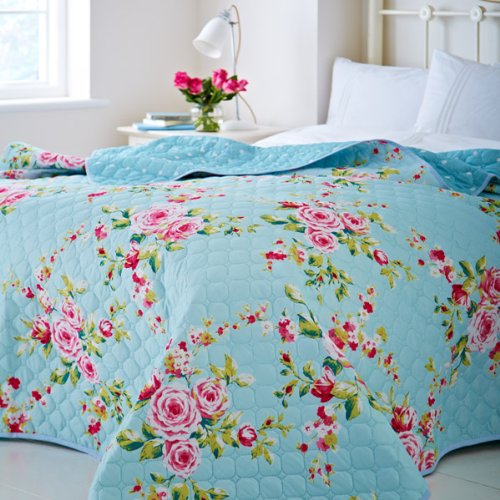 colcha de cama con flores
