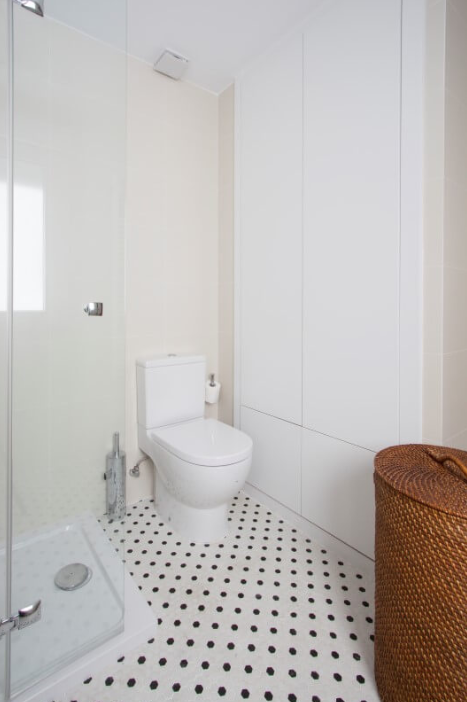 Hogar elegante con madera en Madrid