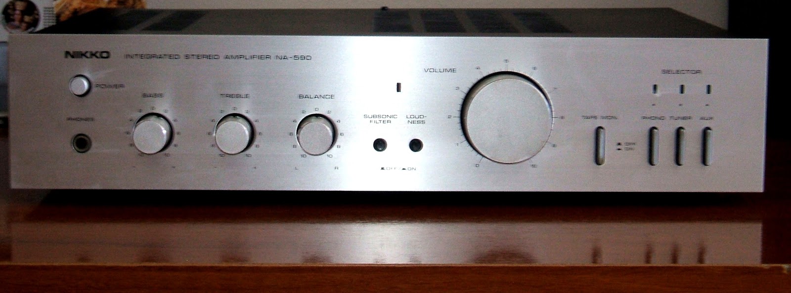 MI MUNDO ELECTRÓNICO NIKKO INTEGRATED STEREO AMPLIFIER NA 590