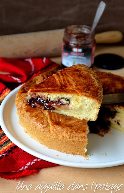 Gâteau basque à la confiture de cerise noire