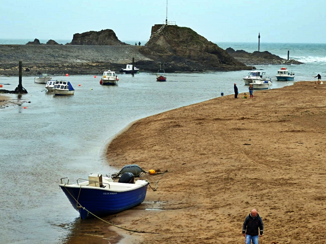 Mike's Cornwall Bude Beach, Beach Huts, Swimming Pool and Pies!