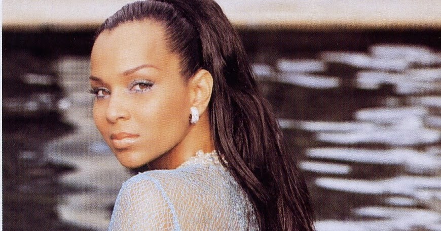 Wrap-Up Magazine: Lisa Raye Top 5 Hottest Photos
