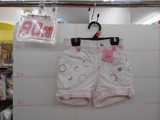 中古品、メゾピアノショートパンツ３９０円　８０㎝