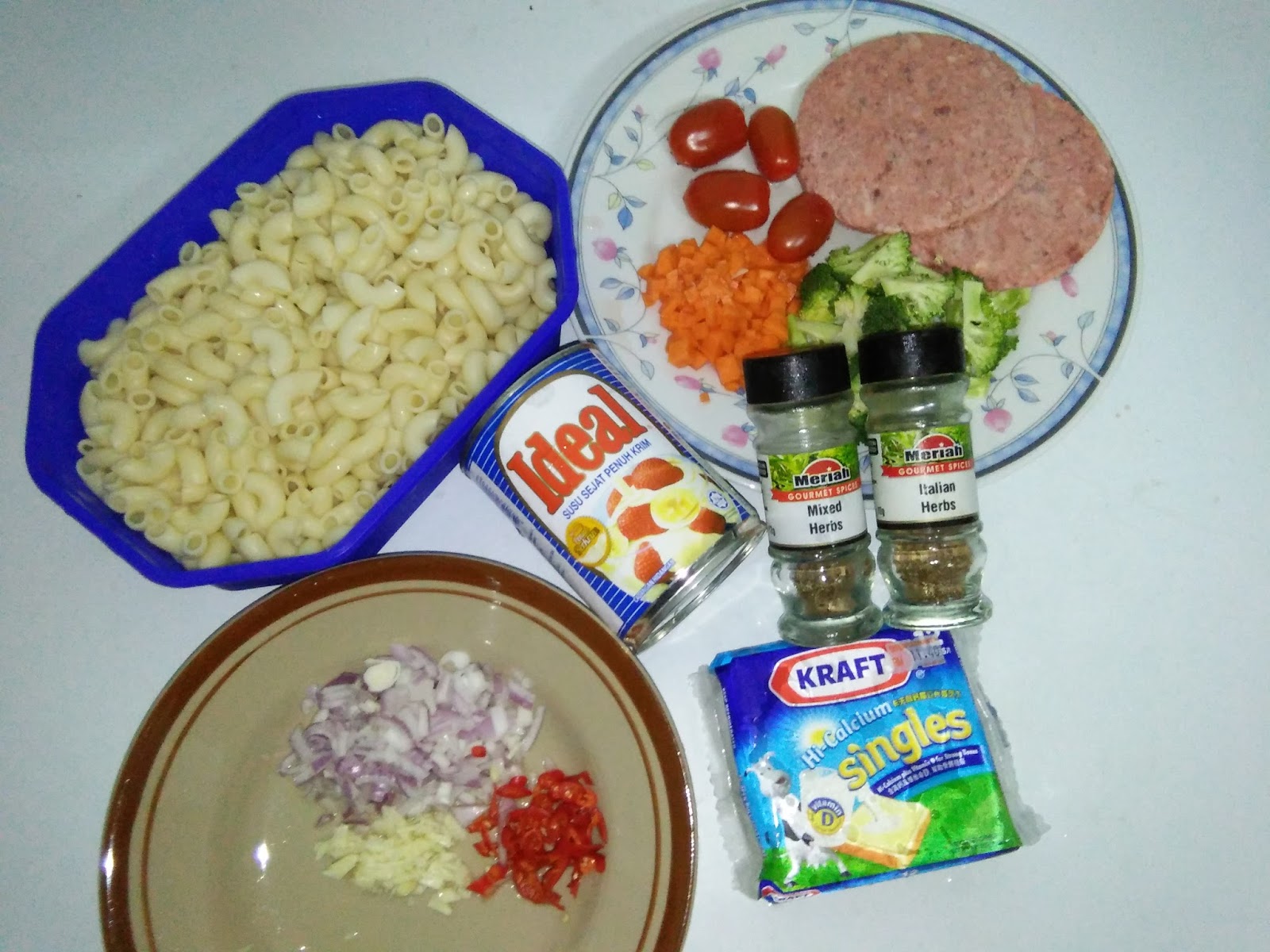 Syima Yusuf Resepi Pasta dengan Sos Putih Bersama Keju Yang Mudah