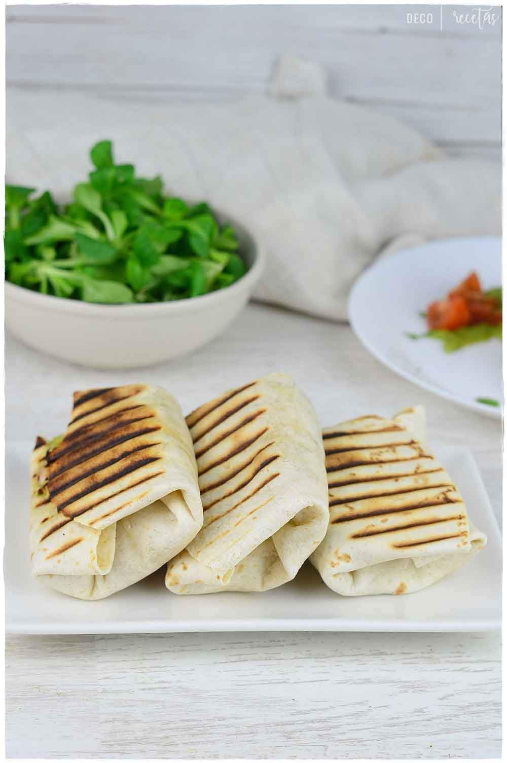 Receta fácil de Burritos Mexicanos con ensalada César ¿Sabes