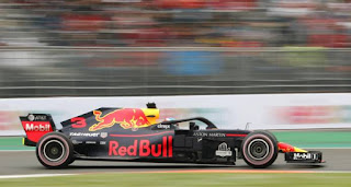 Ricciardo obtiene la pole en México, Hamilton parte 3ro