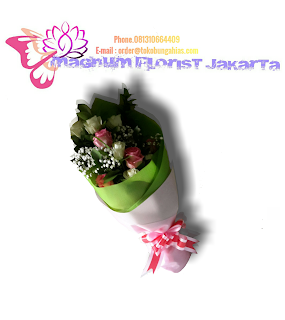 Bouquet-Bunga-Mawar-Pink-Putih-Magnum-Florist-03