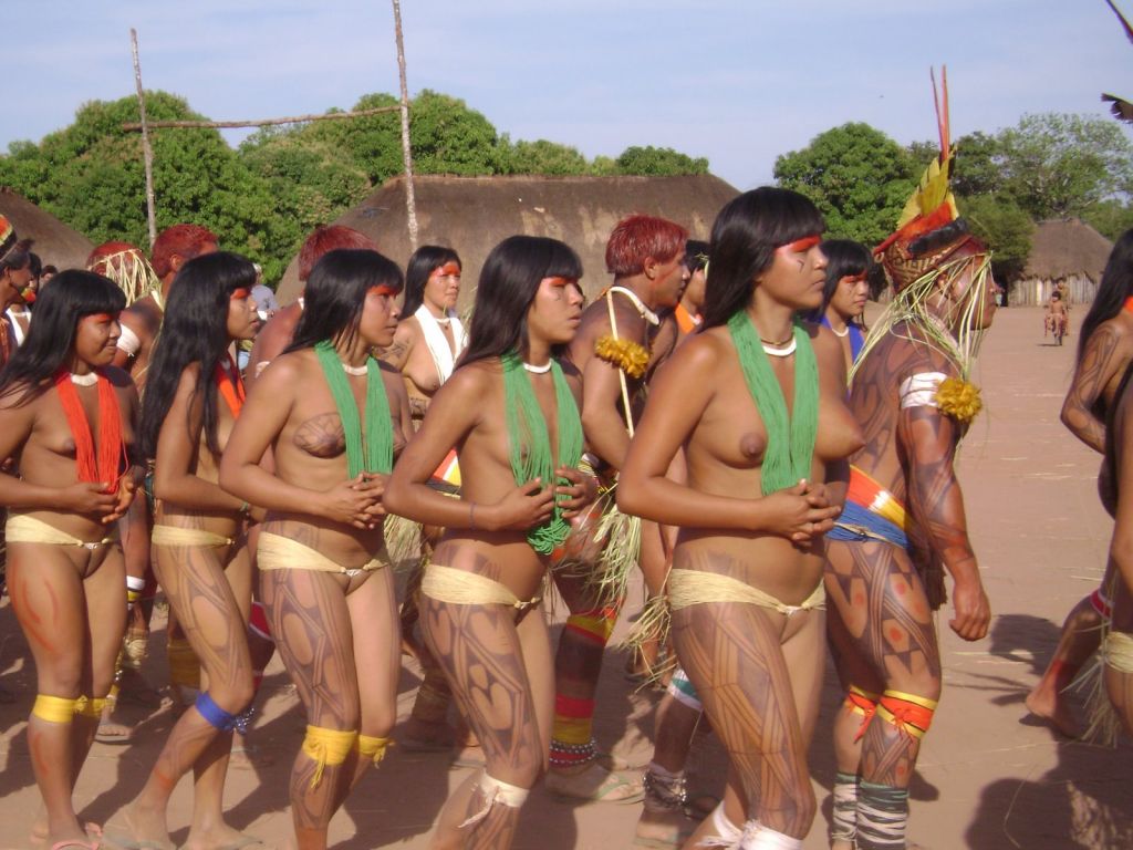 Suku Bugil dari Pedalaman Amazon.
