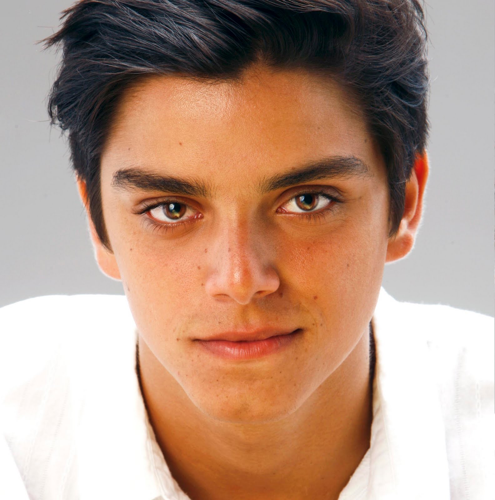 Франсис симас. Франсис симас. Франсис симас. Родриго симас. Фигурка неймара в псж.