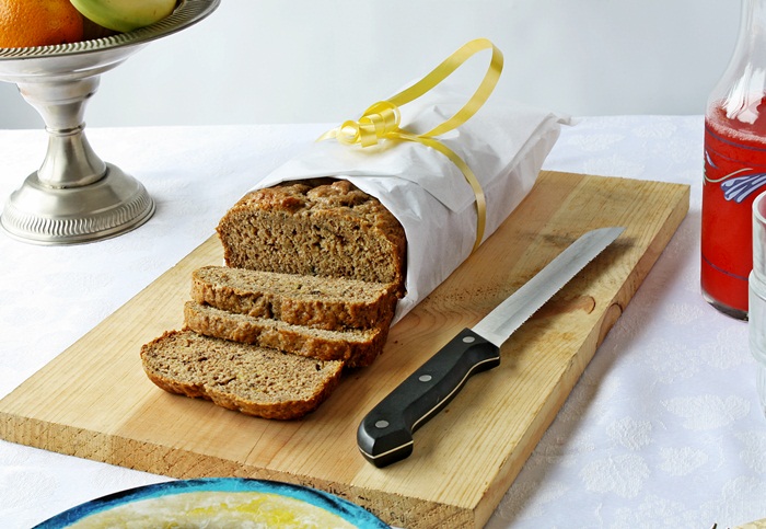 Versatile Vegetarian Kitchen: Vegan Banana Bread