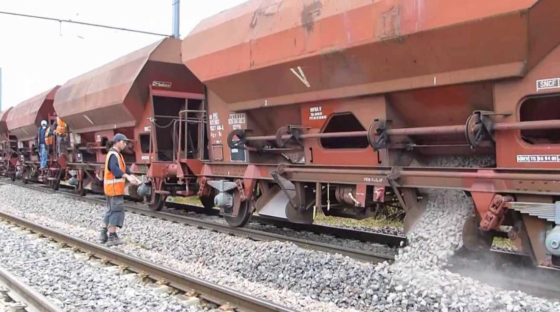 C'est quoi le rôle du ballast sous la voie ferrée ? Handassa4y