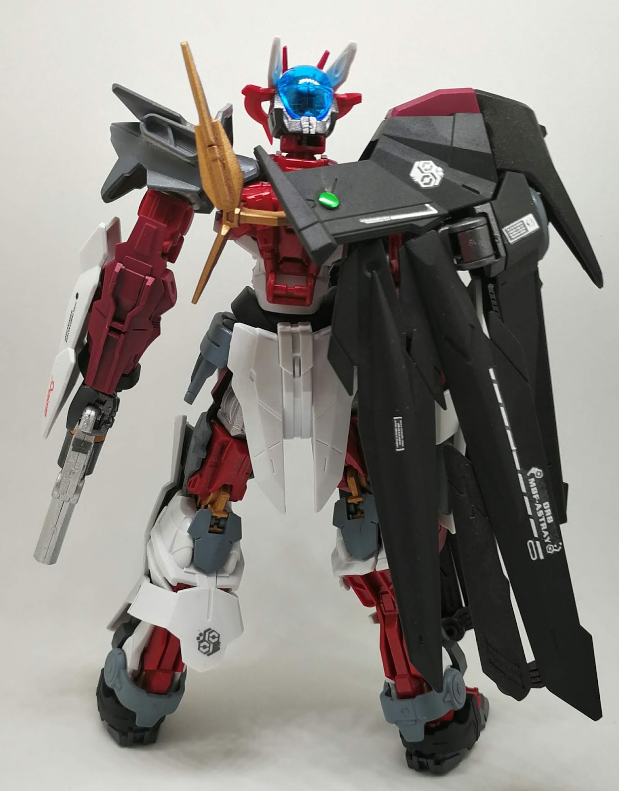 Gunplanerd: [Kit Insight] Bandai Hgbd 1/144 Mbf-Pnn Gundam Astray No-Name  (Ver.Gpn) (Painted Build)