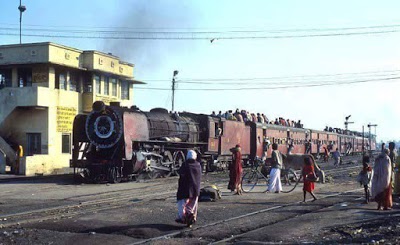अजब-गजब: पश्चिमी चम्पारण का मुख्य रेलवे जंक्शन, जिसकी ना कोई है इंट्री ना ही एग्जिट, जरूर पढ़े.. 3