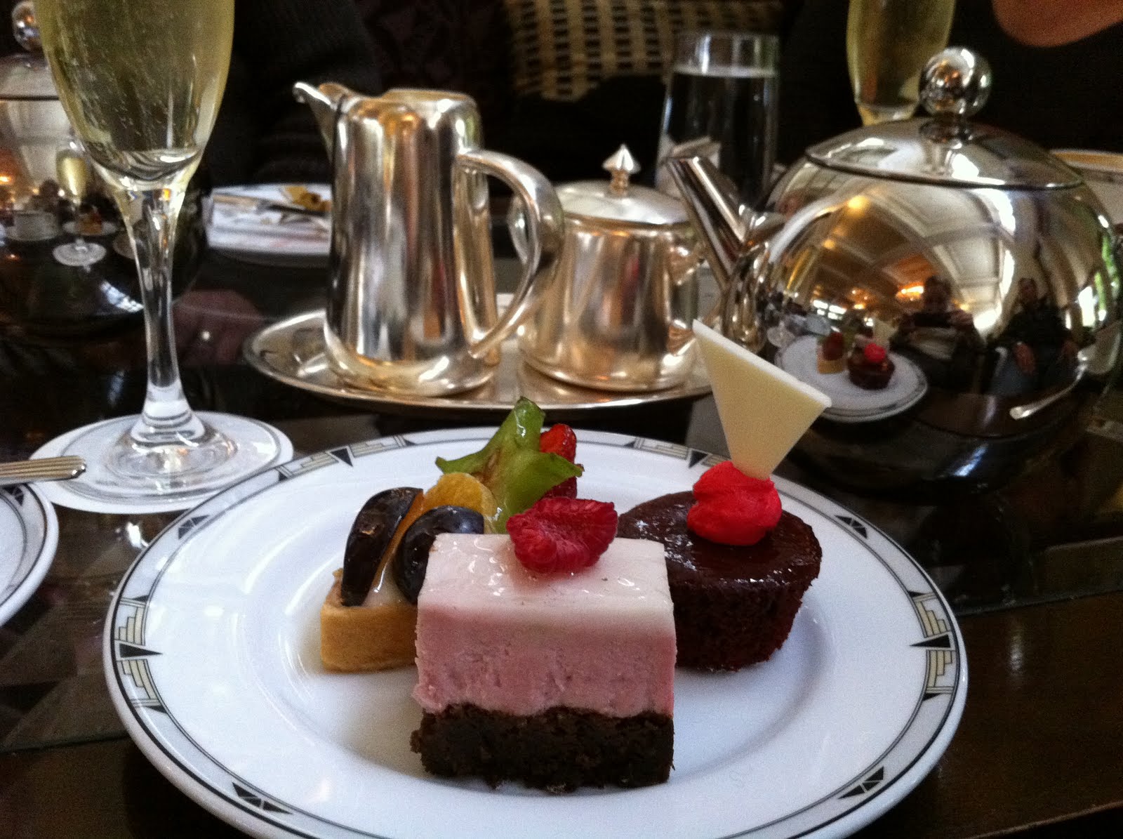 One Hungry Hen The Tea Room, Speaker's Corner Bar and The Promenade