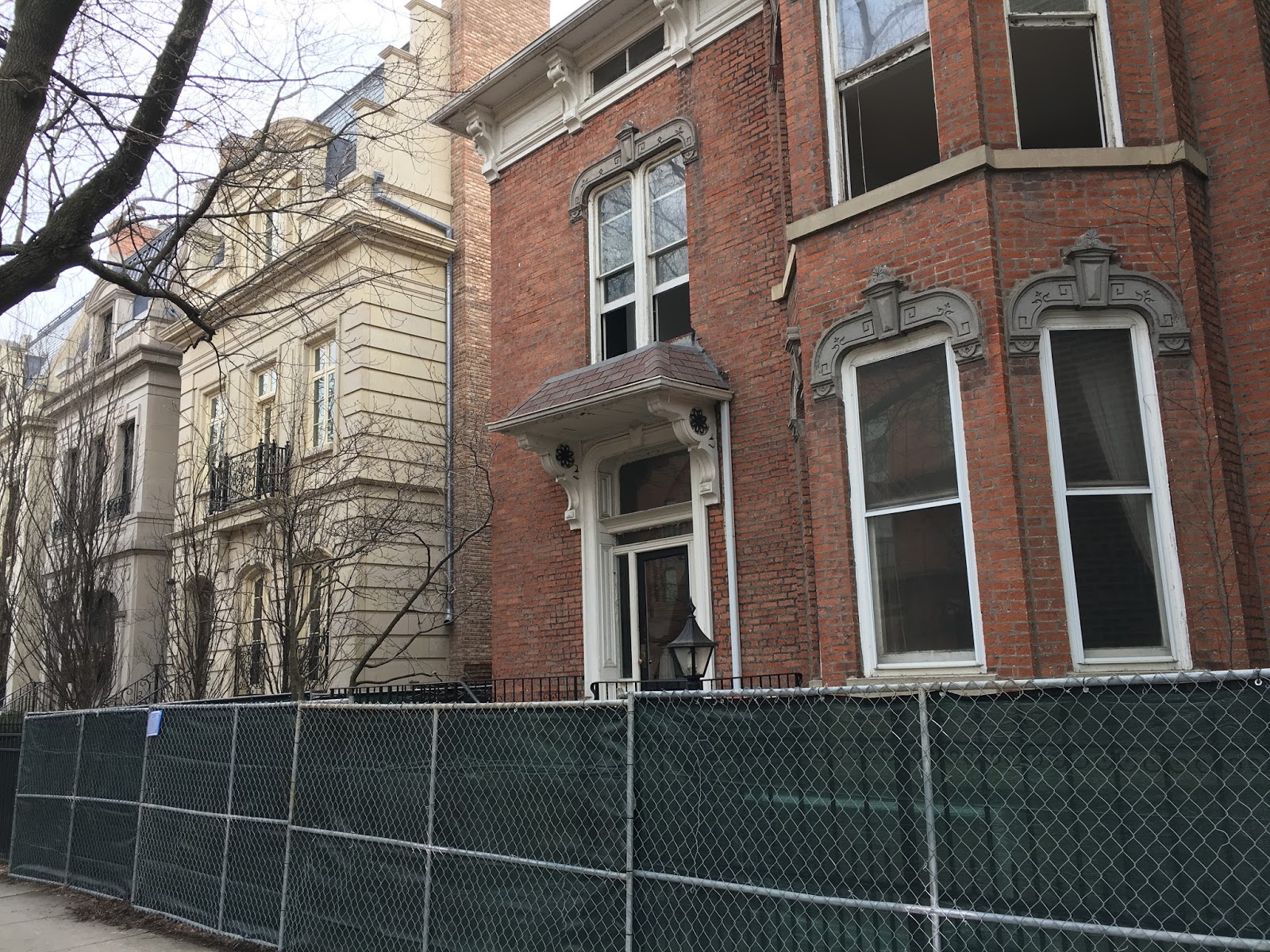 The Chicago Real Estate Local Vintage Lincoln Park multiunit sold for