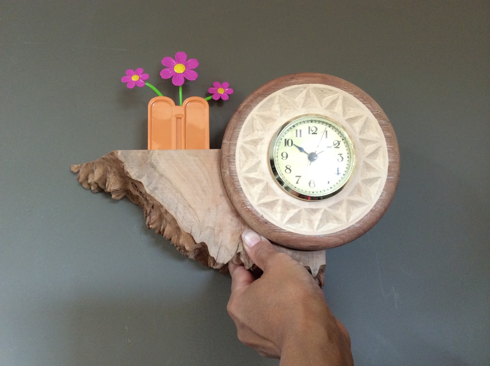 Bills Custom Wood Products Floating Clock