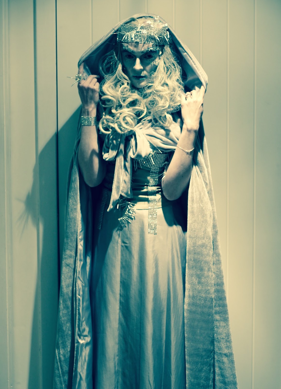 Halloween Costume Ideas | Evil Ice Queen (part 2) | FAKE FABULOUS